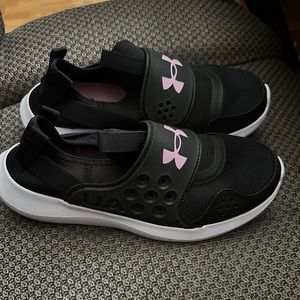 NEW Under Armour Shoes, size 7